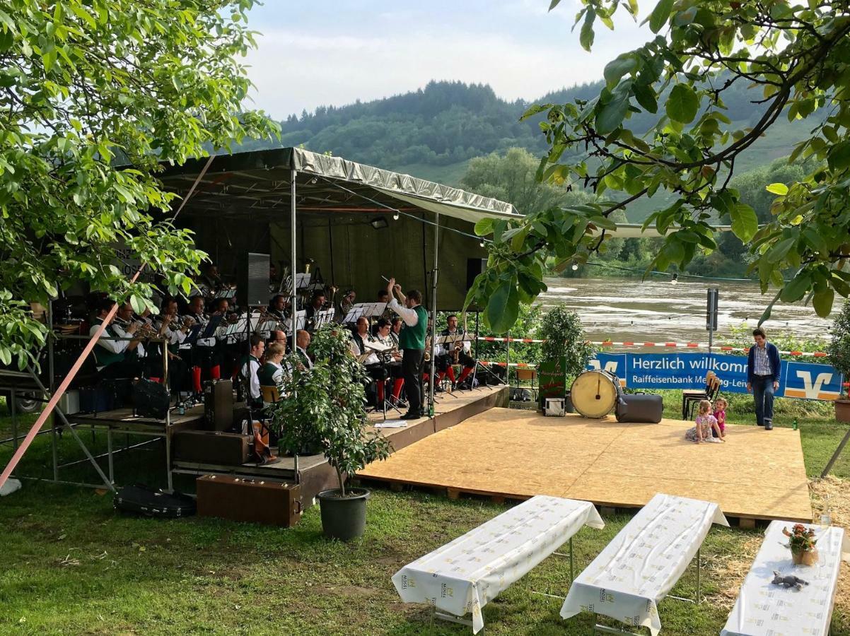 Gastehaus Hoffmann Panzió Farschweiler Kültér fotó