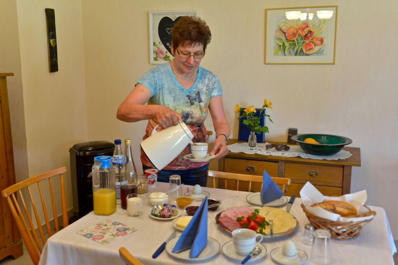 Gastehaus Hoffmann Panzió Farschweiler Kültér fotó